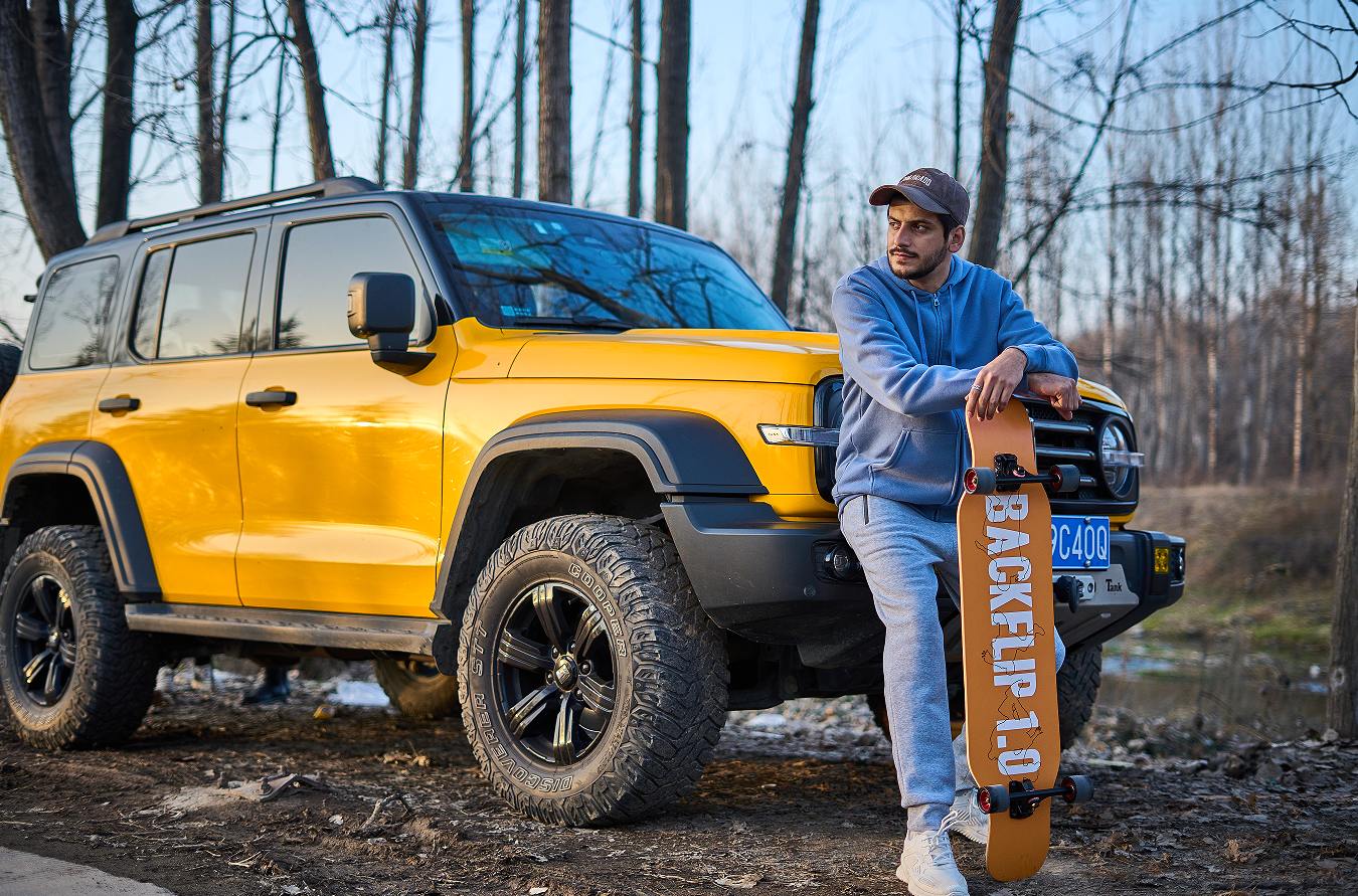 WHITE PEAK TRADING COMPANY  3 Pack Mens Fleece Hoodie Long Sleeve Lightweight Athletic Workout Sweatshirt for Men with Pockets